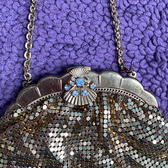 Vintage gold evening bag with matching coin purse - Picture 5 of 8